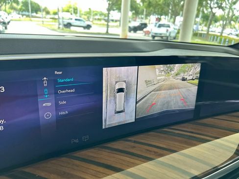Used 2025 Cadillac Escalade Sport Platinum AWD/4WD image 10