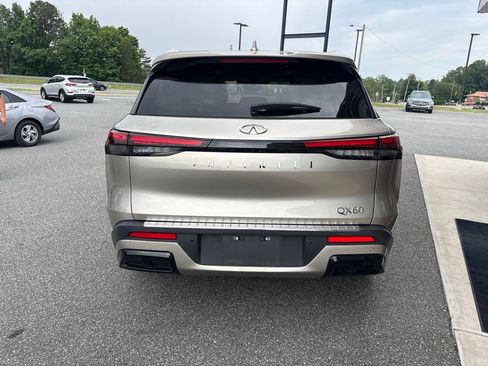 Used 2023 INFINITI QX60 Luxe w/ Cargo Package FWD image 7