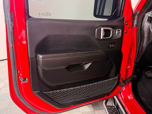 Used 2021 Jeep Wrangler Unlimited Sahara w/ Uconnect 4C Nav & Sound Group AWD/4WD image 12