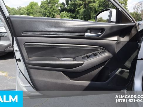 Used 2020 Nissan Altima 2.5 S FWD image 11