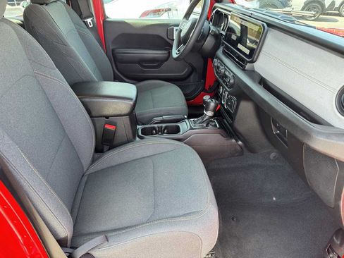 Used 2024 Jeep Wrangler Unlimited AWD/4WD image 19