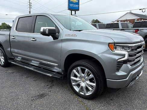 Certified 2024 Chevrolet Silverado 1500 High Country w/ High Country Premium Package AWD/4WD image 3