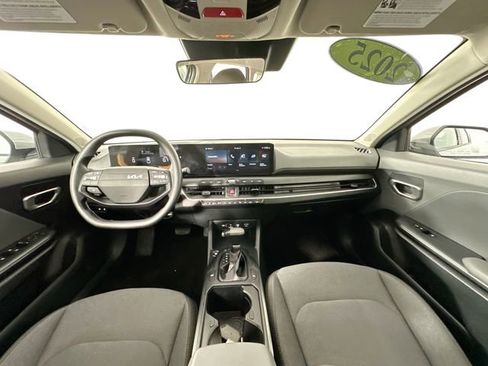 Used 2025 Kia K4 FWD image 3