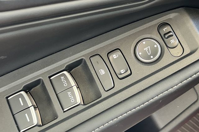 Used 2025 Honda Accord Sport image 12