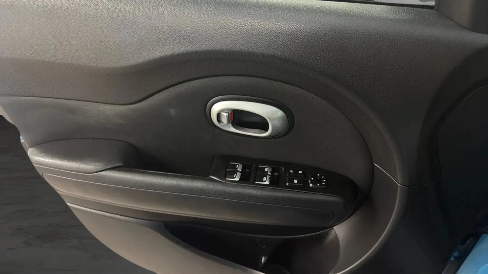Used 2018 Kia Soul + FWD image 17