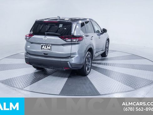 Used 2025 Nissan Rogue SV FWD image 8