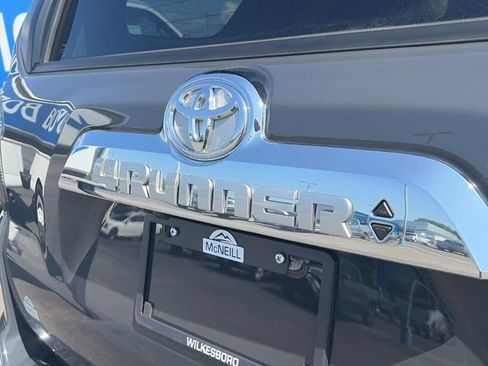 Used 2024 Toyota 4Runner Limited AWD/4WD image 31