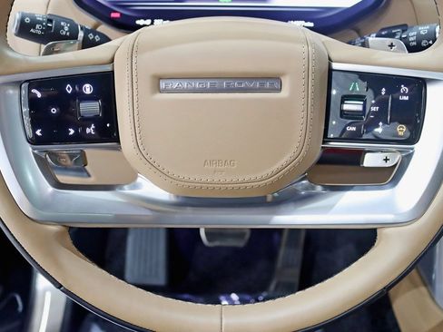 Used 2025 Land Rover Range Rover SE AWD/4WD image 16