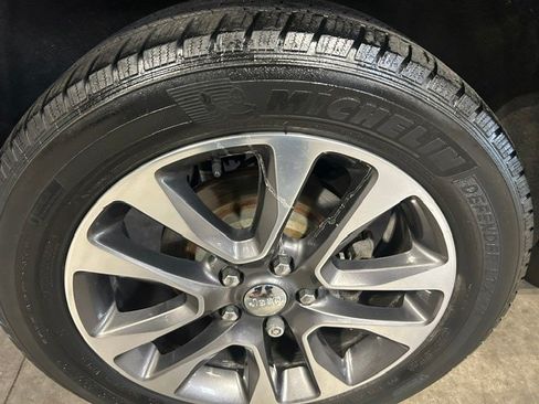 Used 2017 Jeep Grand Cherokee Overland AWD/4WD image 18