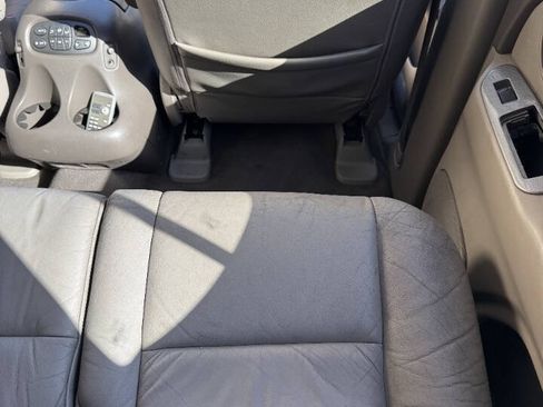 Used 2005 Toyota Sequoia Limited RWD image 23