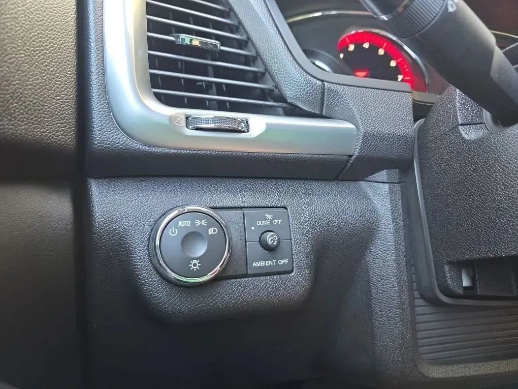 Used 2016 GMC Acadia SLE FWD image 21