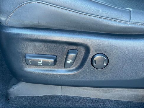 Used 2022 Lexus GX 460 Premium w/ Accessory Package image 13