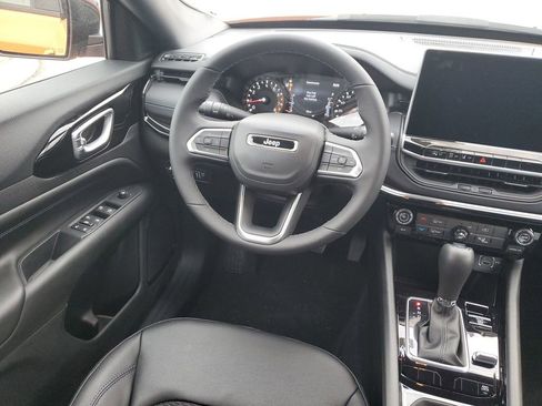 New 2026 Jeep Compass Latitude image 13