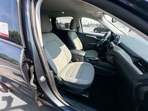 Used 2022 Ford Escape SE image 33