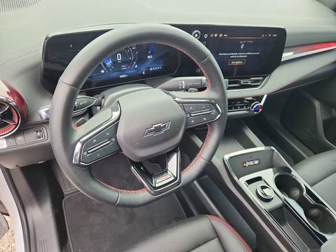 Used 2025 Chevrolet Equinox RS w/ Safety and Technology Package FWD image 10