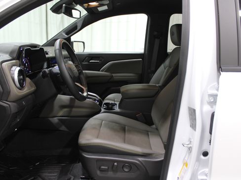 Used 2024 Chevrolet Colorado ZR2 w/ ZR2 Bison Edition image 3