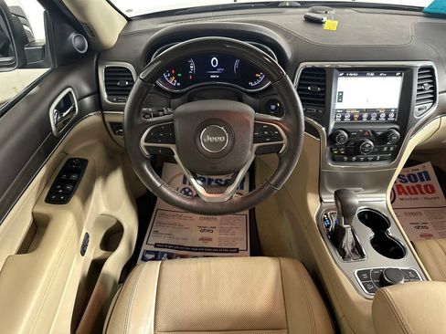 Used 2018 Jeep Grand Cherokee Overland AWD/4WD image 28
