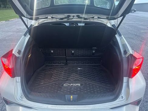 Used 2020 Toyota C-HR XLE FWD image 20