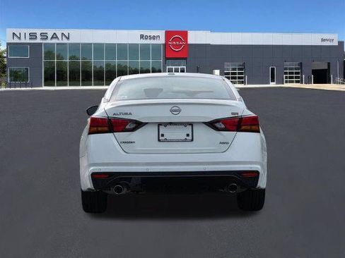 Certified 2025 Nissan Altima 2.5 SR AWD/4WD image 4