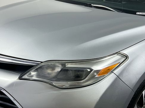 Used 2018 Toyota Avalon XLE image 11