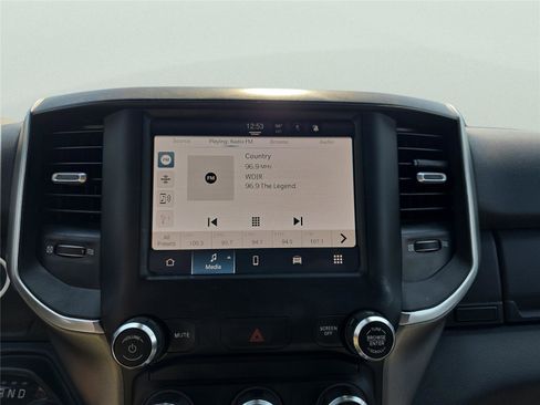 Used 2024 RAM 2500 Big Horn image 24