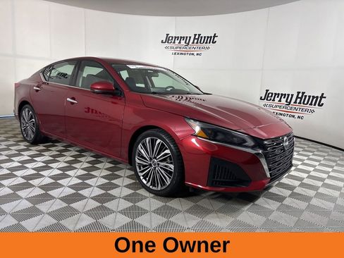 Used 2023 Nissan Altima 2.5 SL image 4