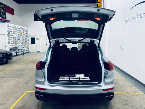 Used 2016 Porsche Cayenne S image 26