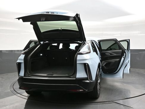 Certified 2024 Cadillac Lyriq Luxury AWD/4WD image 39