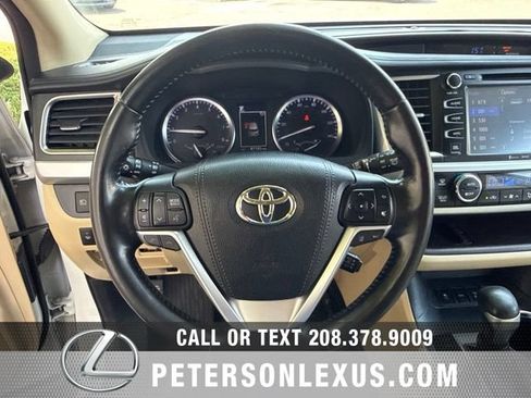 Used 2018 Toyota Highlander Limited Platinum AWD/4WD image 27