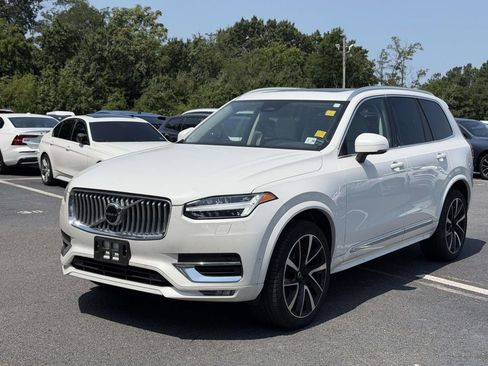 Used 2023 Volvo XC90 B6 Plus w/ Protection Package Premier AWD/4WD image 4