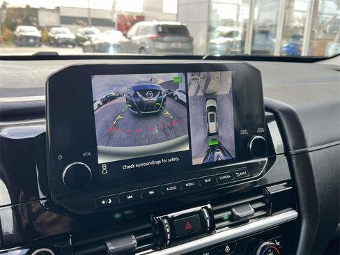 Certified 2024 Nissan Pathfinder SL image 16