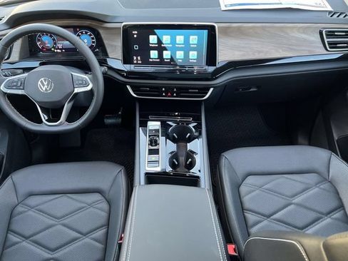 New 2026 Volkswagen Atlas SE FWD image 24