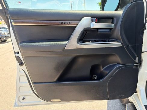 Used 2016 Toyota Land Cruiser AWD/4WD image 23