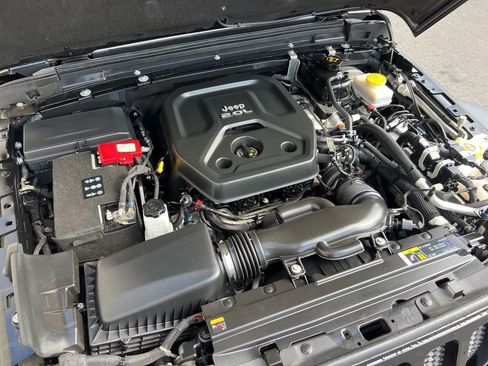 Used 2021 Jeep Wrangler Unlimited Sport image 27