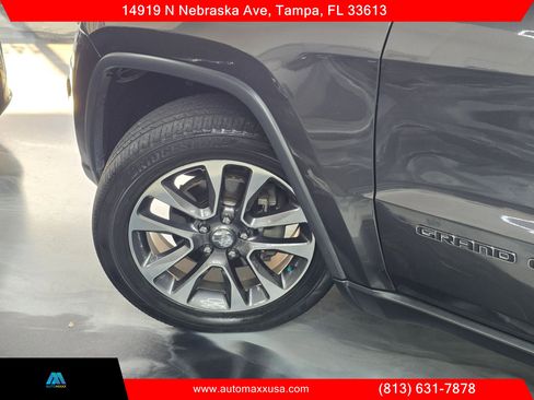 Used 2018 Jeep Grand Cherokee Limited w/ Luxury Group II image 4