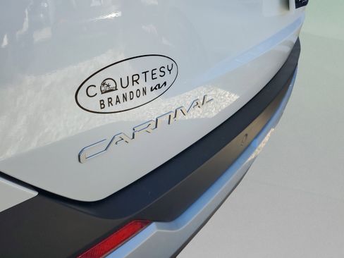 New 2026 Kia Carnival EX FWD image 30