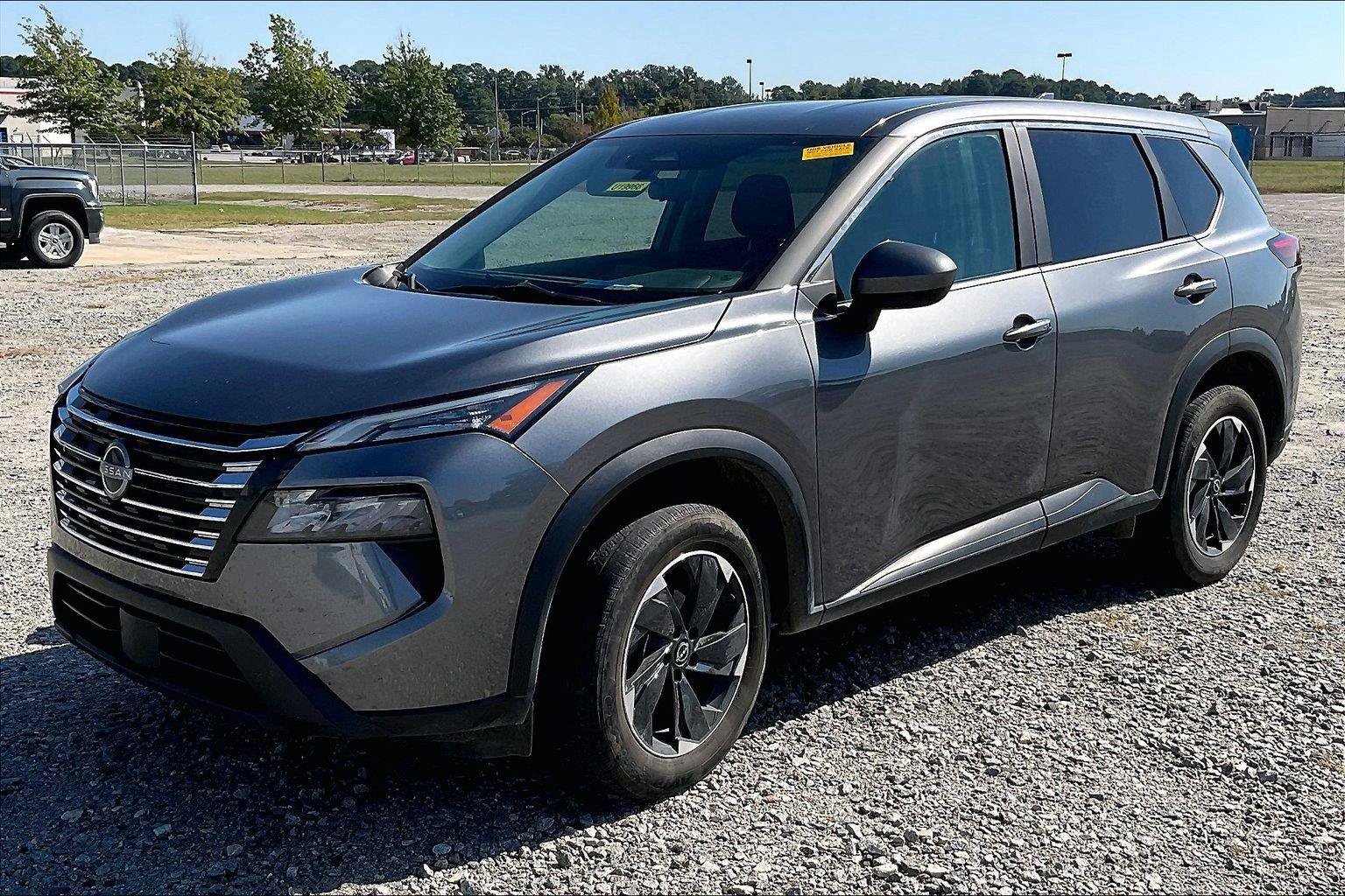 Certified 2024 Nissan Rogue SV AWD/4WD image 2