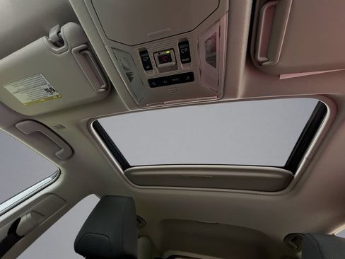 Used 2023 Toyota RAV4 XLE w/ Convenience Package FWD image 28