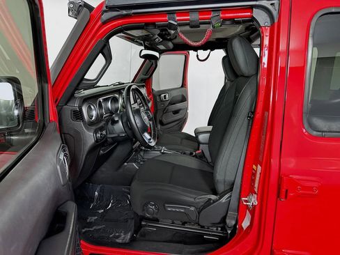 Used 2020 Jeep Wrangler Unlimited Sahara image 26