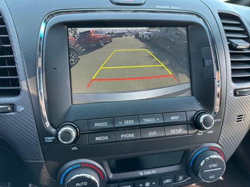 Used 2017 Kia Forte SX FWD image 22