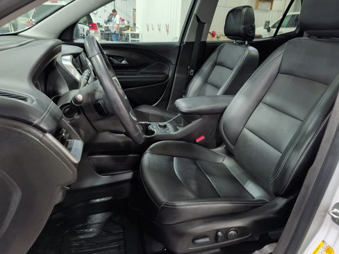 Used 2022 GMC Terrain SLT w/ Tech Package image 7