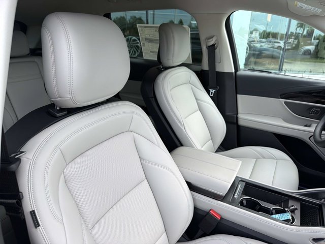 New 2026 Lincoln Nautilus Premier AWD/4WD image 17