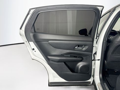 Used 2024 Nissan Ariya AWD image 26