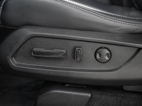 Used 2025 Honda Pilot Touring image 27