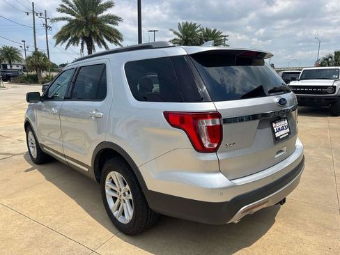 Used 2016 Ford Explorer XLT w/ Equipment Group 202A FWD image 7