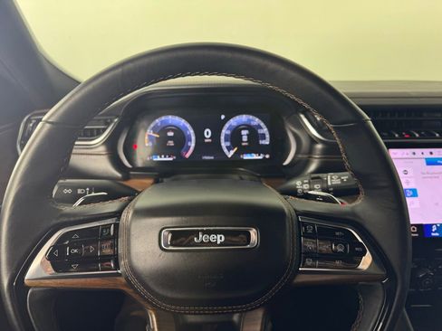 Used 2025 Jeep Grand Cherokee Summit image 26