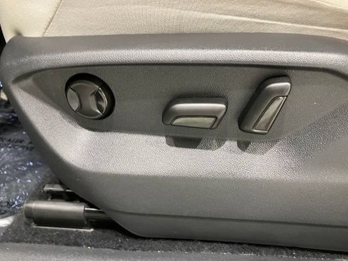 Used 2020 Volkswagen Tiguan SEL w/ 3rd Row Seat Package AWD/4WD image 24