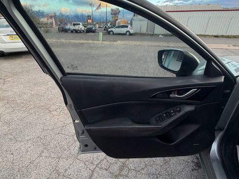 Used 2016 MAZDA MAZDA3 s Touring image 25