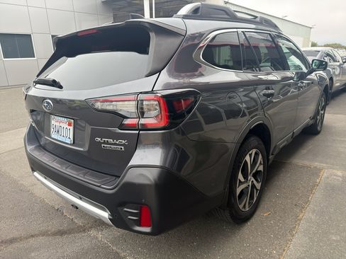 Used 2022 Subaru Outback Touring AWD/4WD image 13