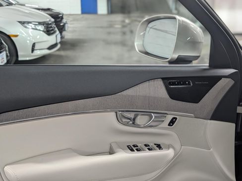 Used 2023 Volvo XC90 B6 Plus w/ Protection Package Premier image 11